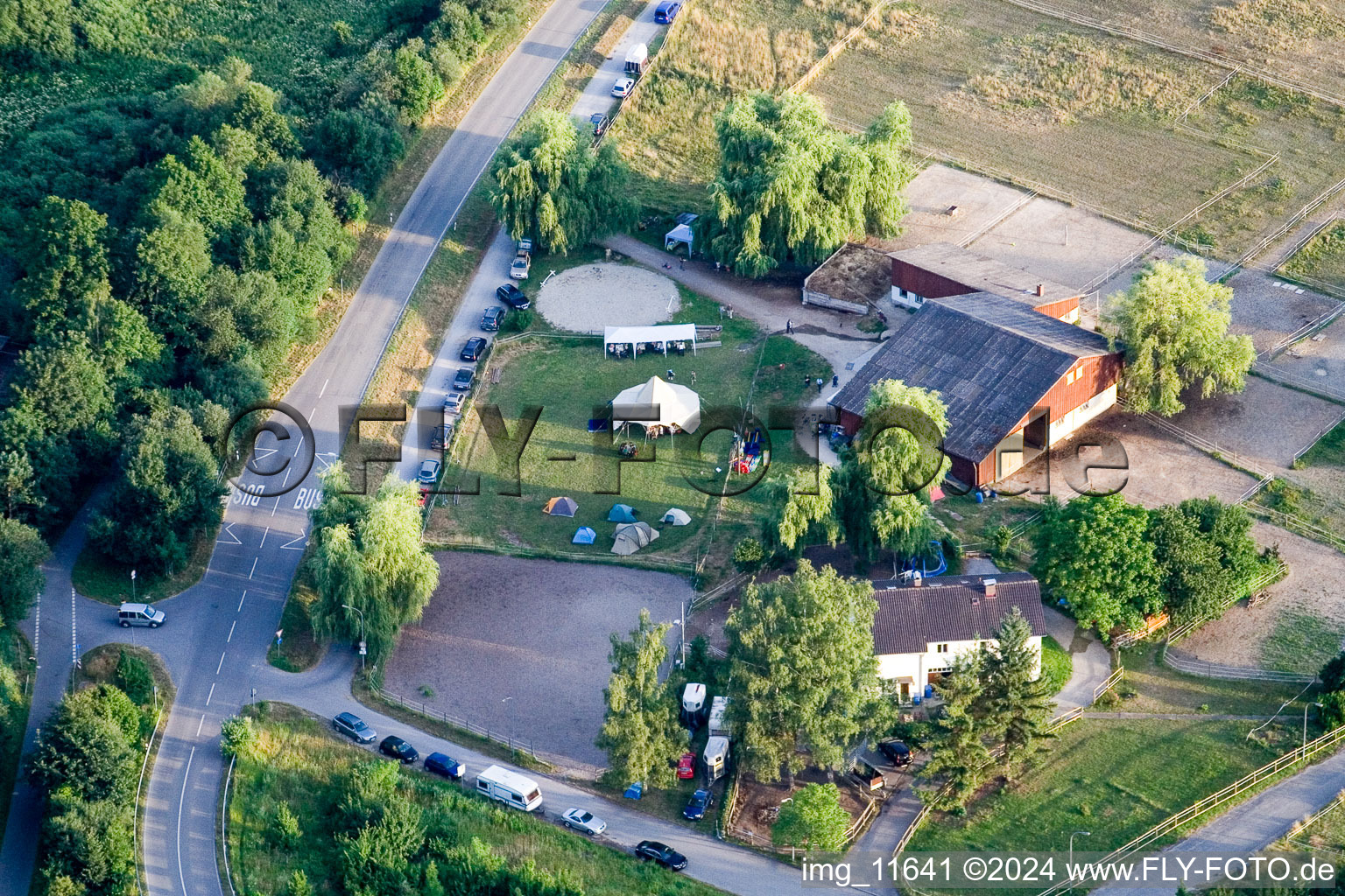 Vue oblique de Randonnée thérapeutique Reithof Trab eV sur le lac de Constance à le quartier Wollmatingen in Konstanz dans le département Bade-Wurtemberg, Allemagne