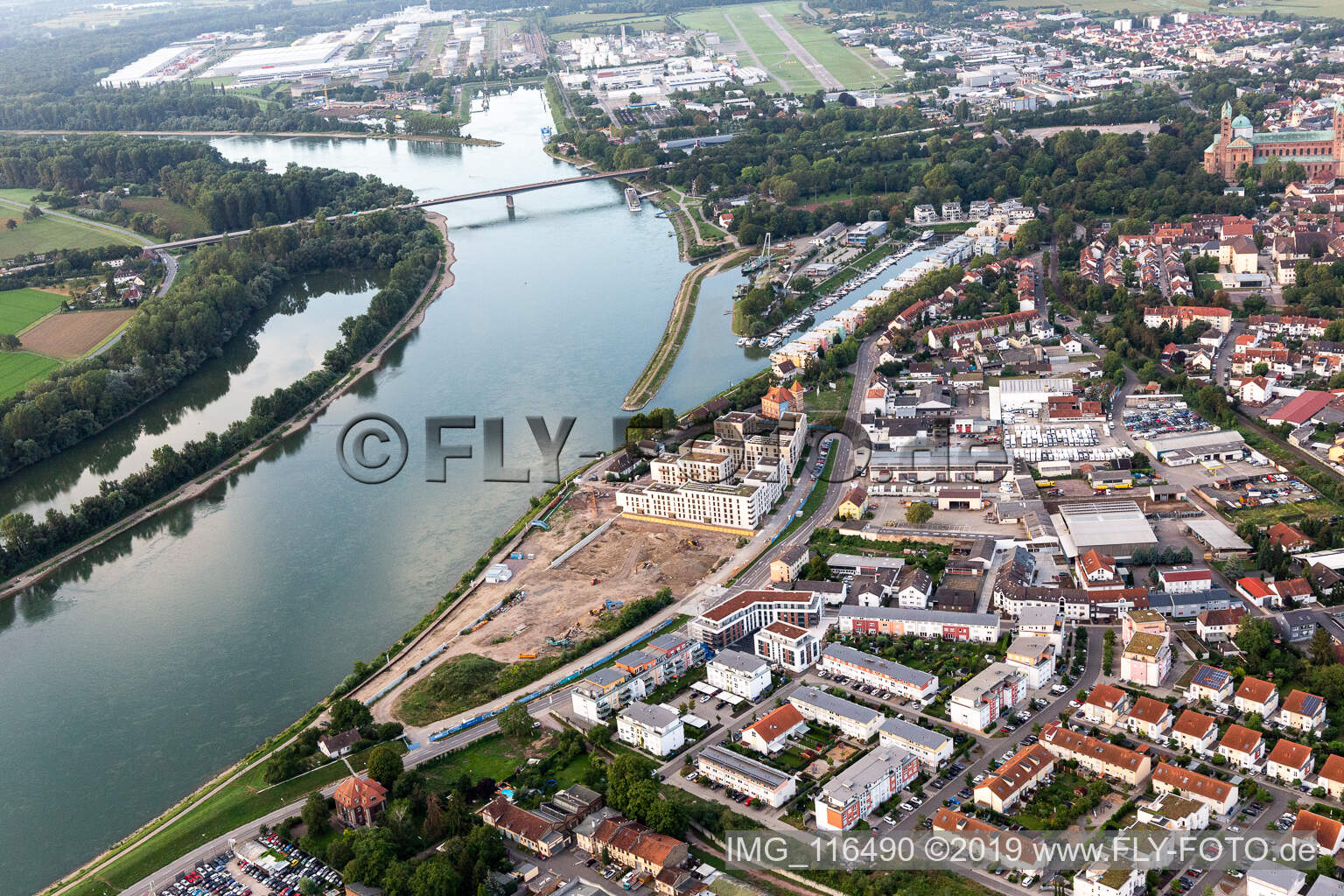 Projet de construction d'habitations au bord du Rhin à Spire : Ancienne briqueterie / Franz-Kirmeier-Straße à Speyer dans le département Rhénanie-Palatinat, Allemagne vue d'en haut