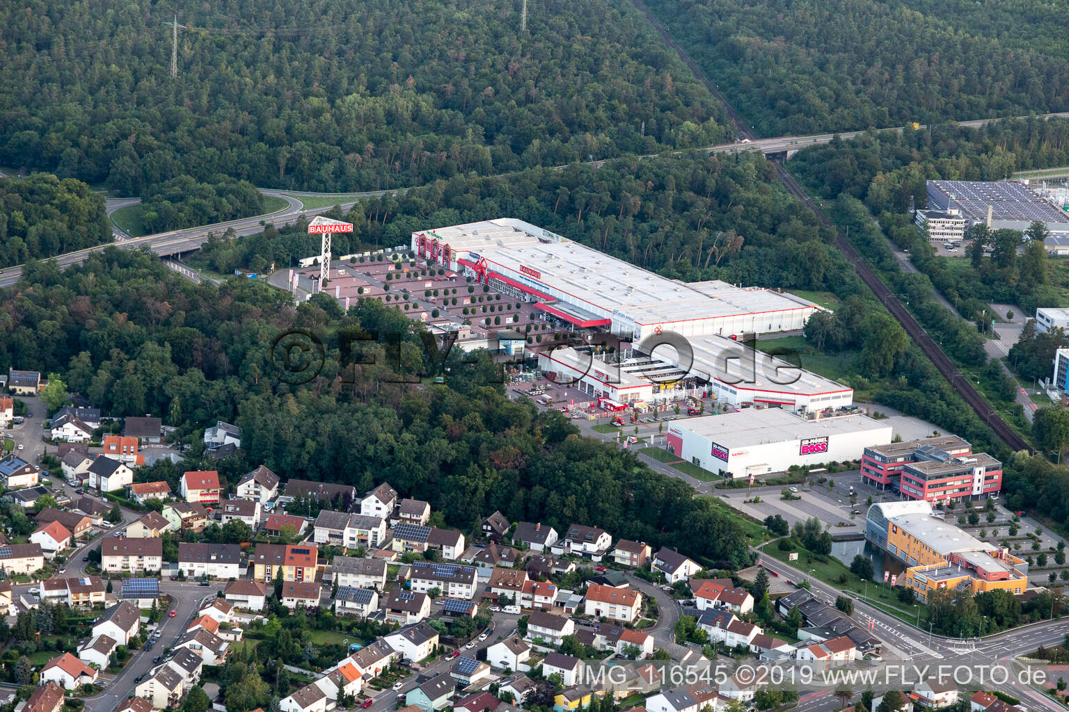 Vue aérienne de Bauhaus à Speyer dans le département Rhénanie-Palatinat, Allemagne