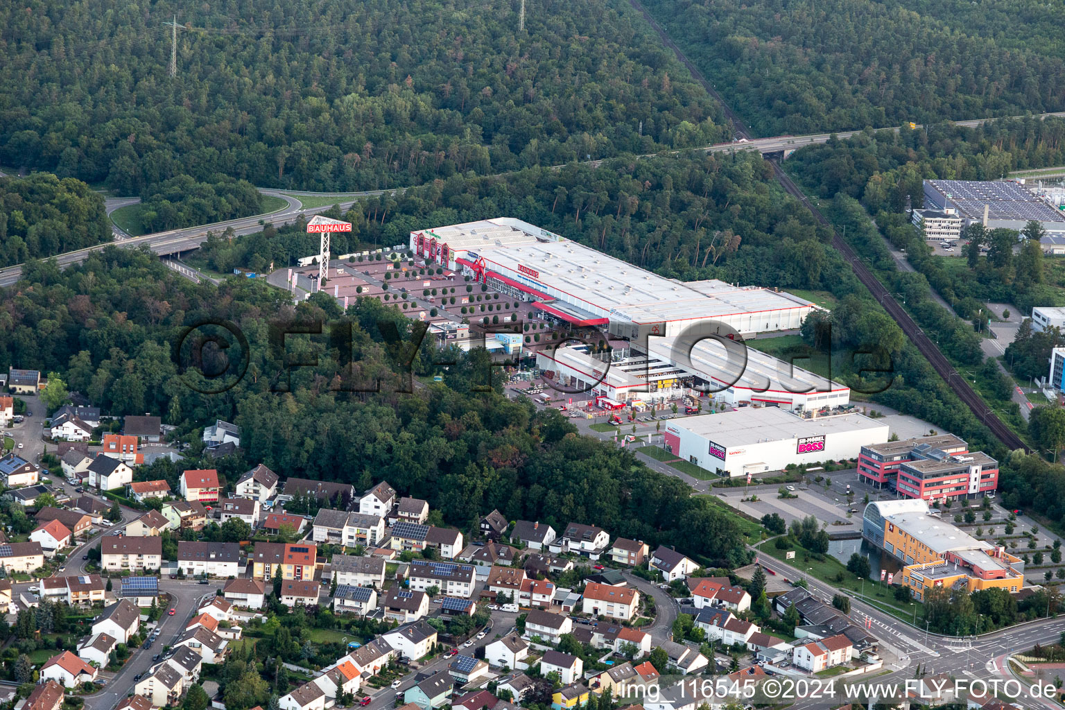 Vue aérienne de Bauhaus à Speyer dans le département Rhénanie-Palatinat, Allemagne