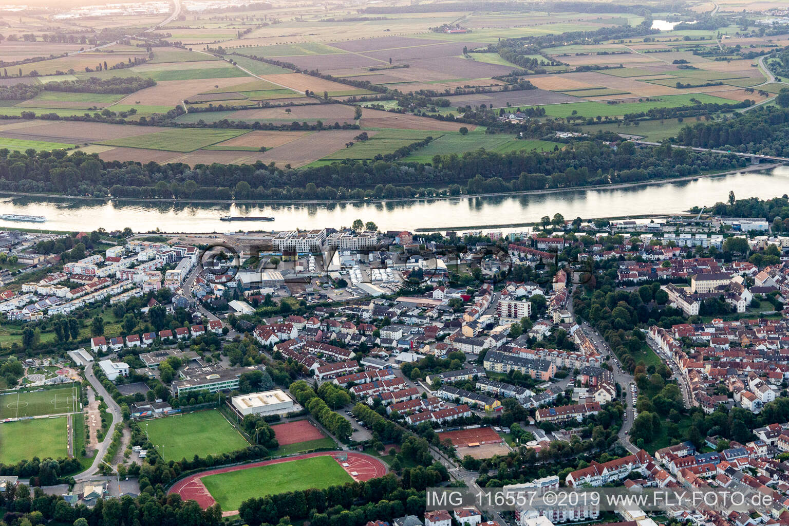 Photographie aérienne de Bord du Rhin à Speyer dans le département Rhénanie-Palatinat, Allemagne