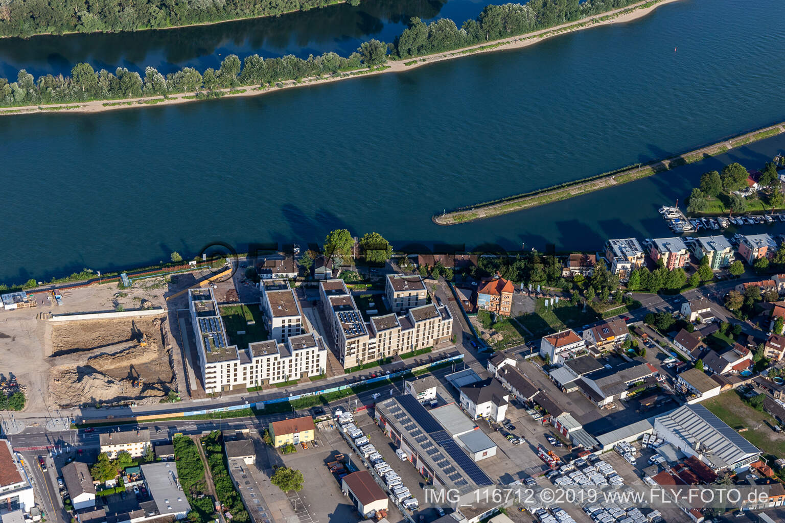 Enregistrement par drone de Projet de construction d'habitations au bord du Rhin à Spire : Ancienne briqueterie / Franz-Kirmeier-Straße à Speyer dans le département Rhénanie-Palatinat, Allemagne
