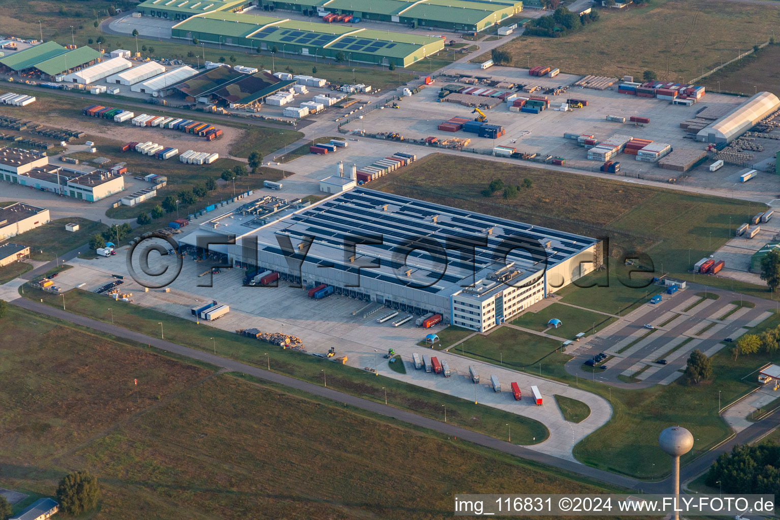 Lingenfeld dans le département Rhénanie-Palatinat, Allemagne depuis l'avion