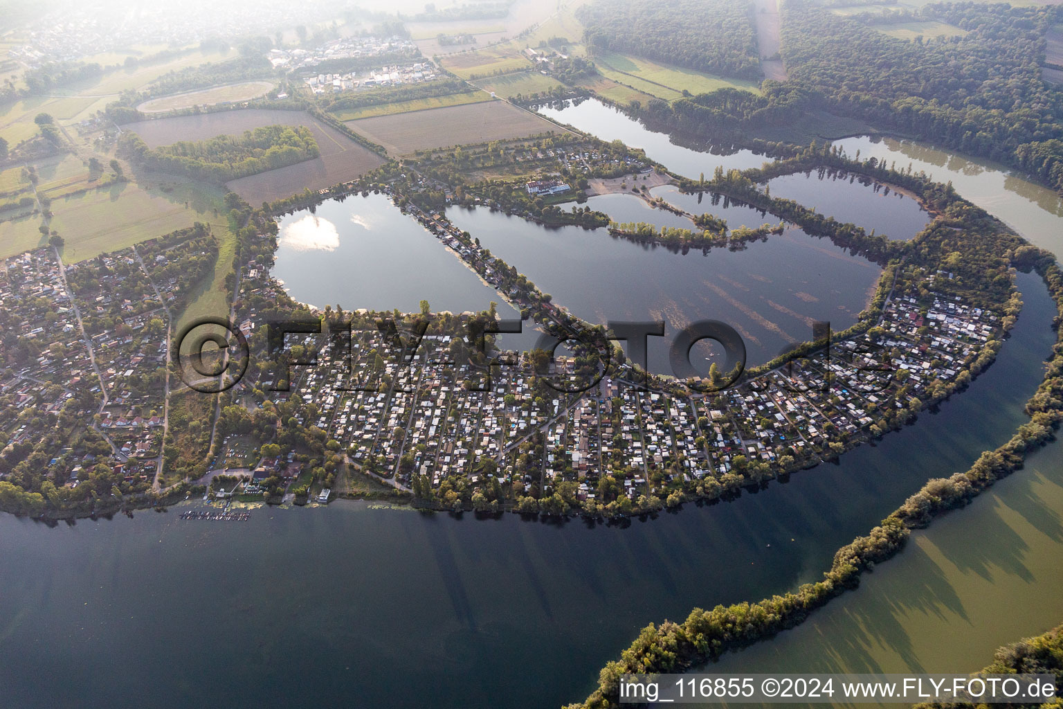 Vue aérienne de Adriatique bleue à Altrip dans le département Rhénanie-Palatinat, Allemagne