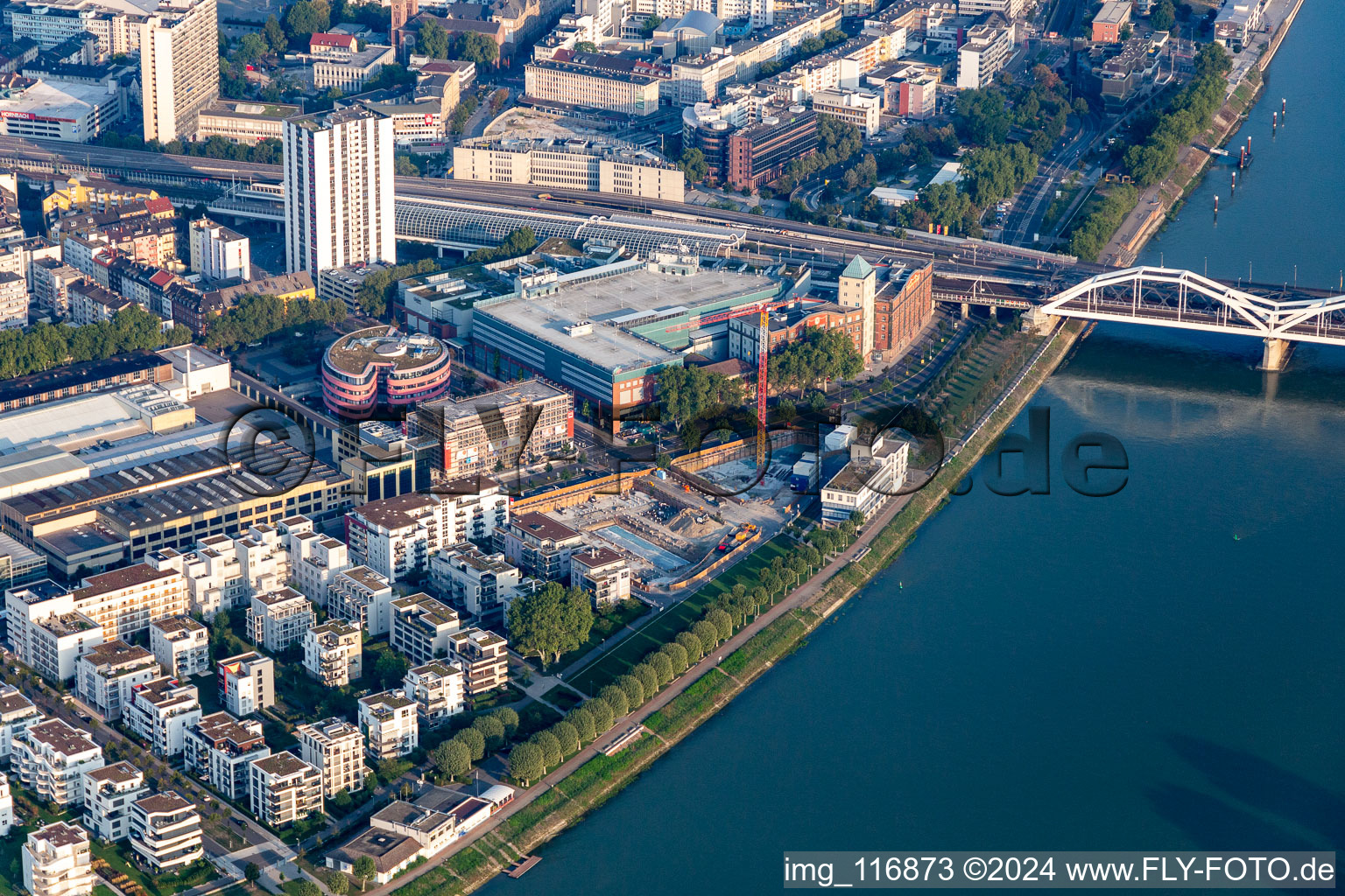 Vue aérienne de Laminoir à le quartier Süd in Ludwigshafen am Rhein dans le département Rhénanie-Palatinat, Allemagne