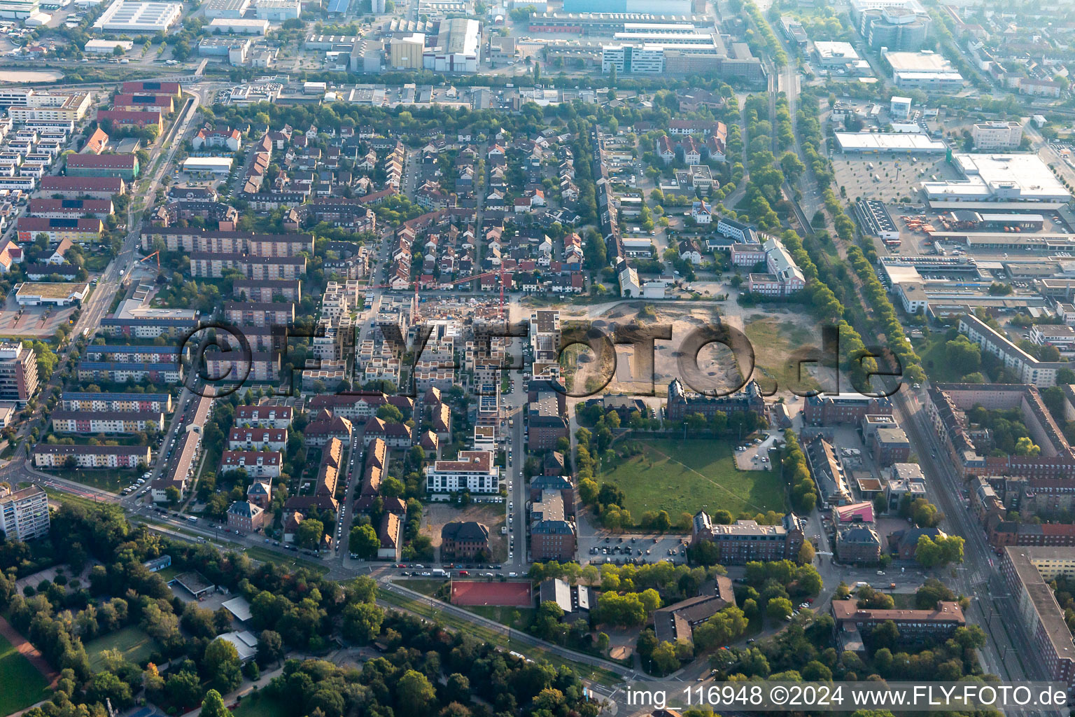 Vue aérienne de Homerun, ancienne caserne américaine de Turley à le quartier Neckarstadt-Ost in Mannheim dans le département Bade-Wurtemberg, Allemagne