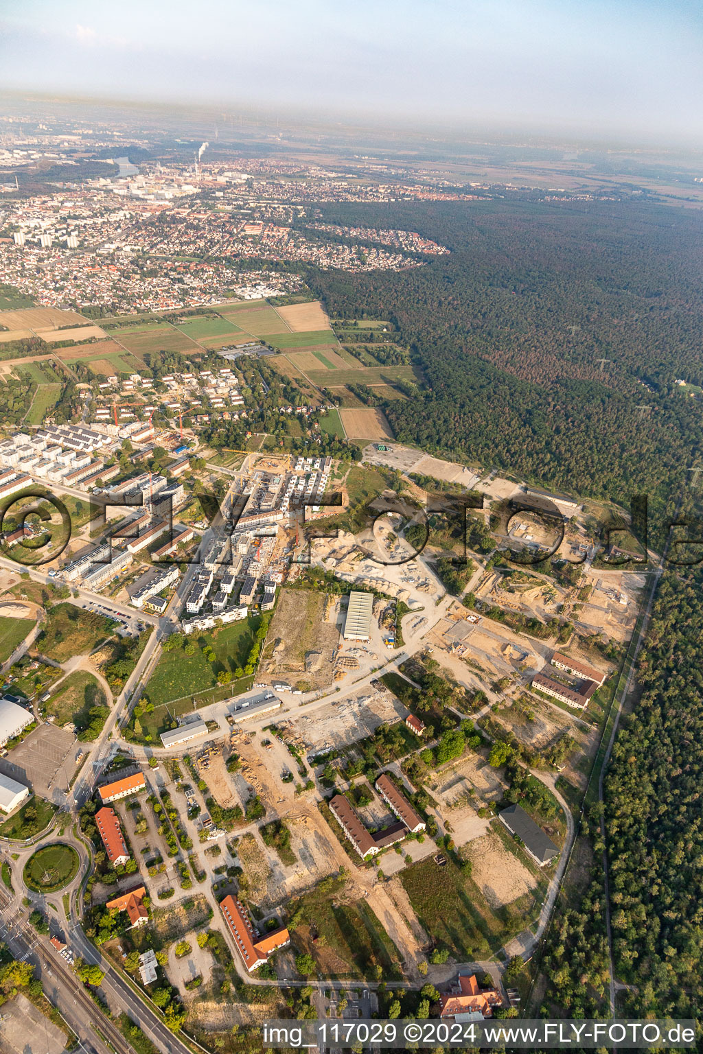 Photographie aérienne de Chantier de transformation sur le site de l'ancienne caserne américaine SULLIVAN à Käfertaler Wald à le quartier Käfertal in Mannheim dans le département Bade-Wurtemberg, Allemagne