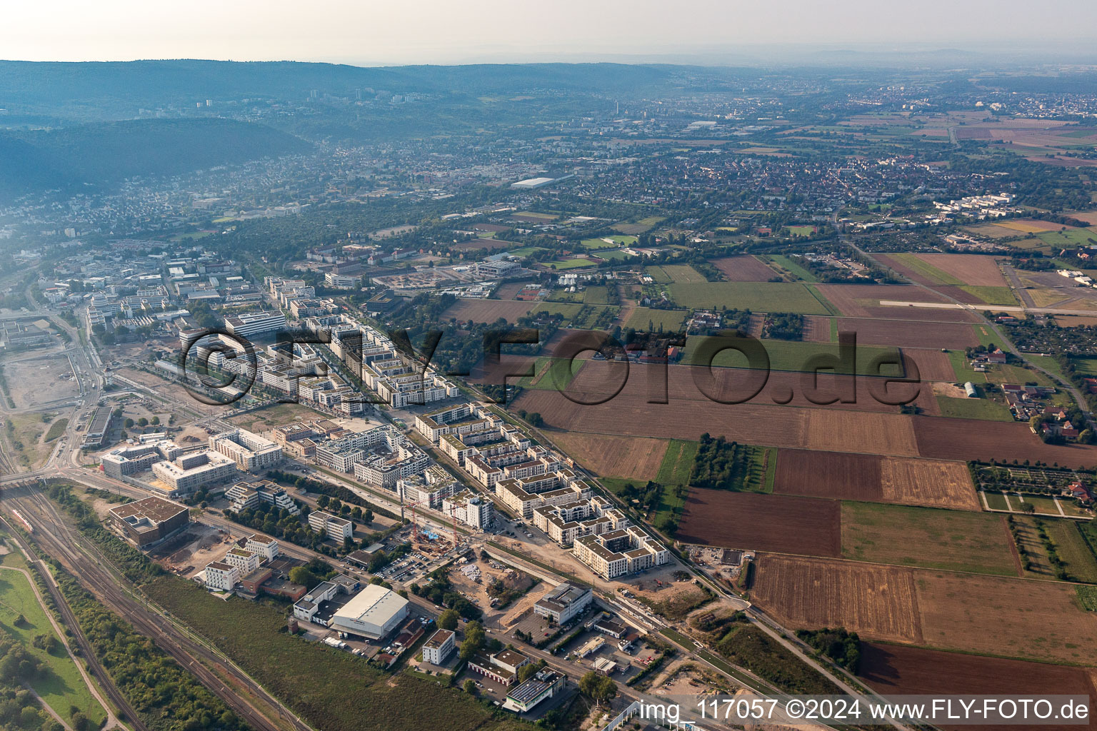 Vue aérienne de Le plus jeune quartier d'Heidelberg sur le site de l'ancien parc de marchandises au sud de la ville dans la zone urbaine à le quartier Bahnstadt in Heidelberg dans le département Bade-Wurtemberg, Allemagne