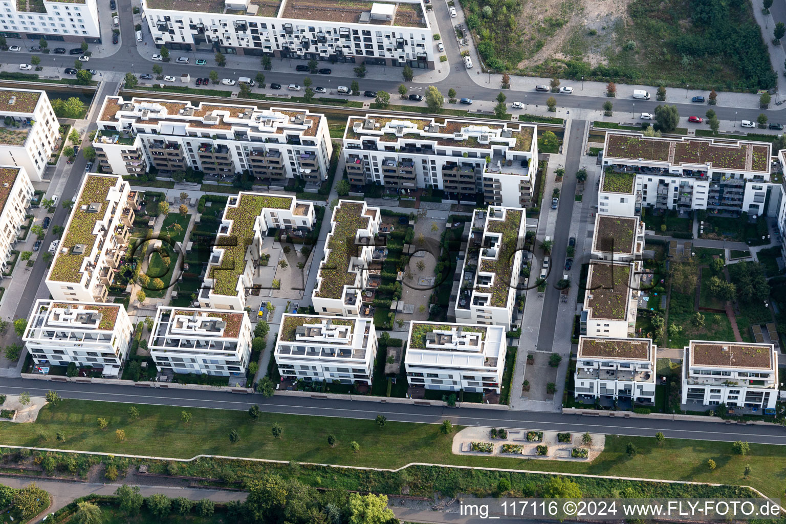 Quartier résidentiel du lotissement multifamilial de la Marie-Baum-Straße - Grüne Meile - Eppelheimer Straße à le quartier Bahnstadt in Heidelberg dans le département Bade-Wurtemberg, Allemagne d'en haut