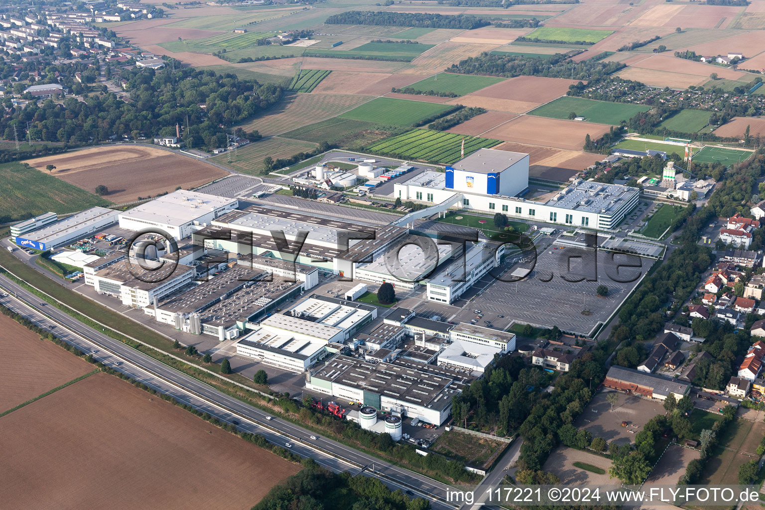 Locaux de l'usine Rudolf Wild GmbH & Co. KG (Capri-Sonne) à Eppelheim dans le département Bade-Wurtemberg, Allemagne d'en haut