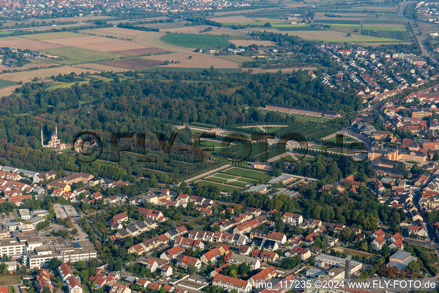 Vue aérienne de Parc du château à Schwetzingen dans le département Bade-Wurtemberg, Allemagne