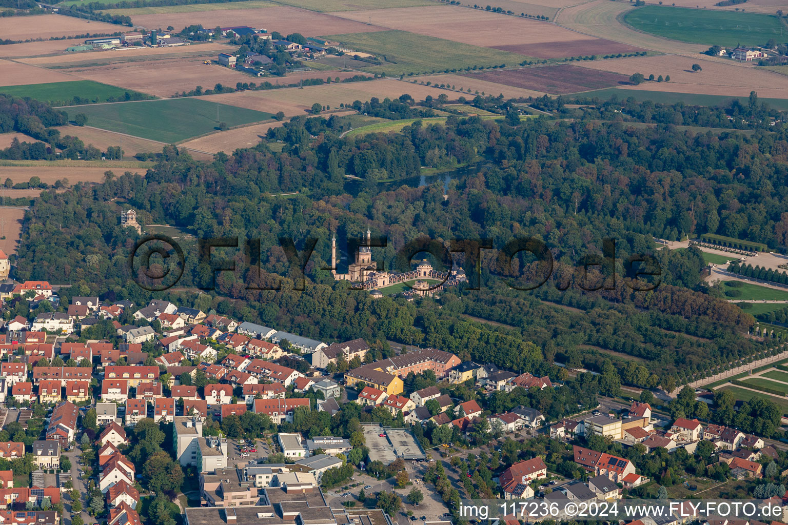 Vue aérienne de Mosquée de Parc du château de Schwetzingen à Schwetzingen dans le département Bade-Wurtemberg, Allemagne