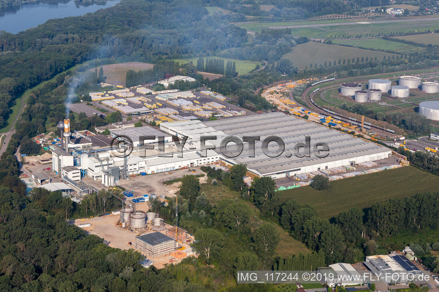 Vue aérienne de Sites de production du fabricant de matériaux isolants et de produits chimiques Saint-Gobain Isover G+H AG à Speyer dans le département Rhénanie-Palatinat, Allemagne