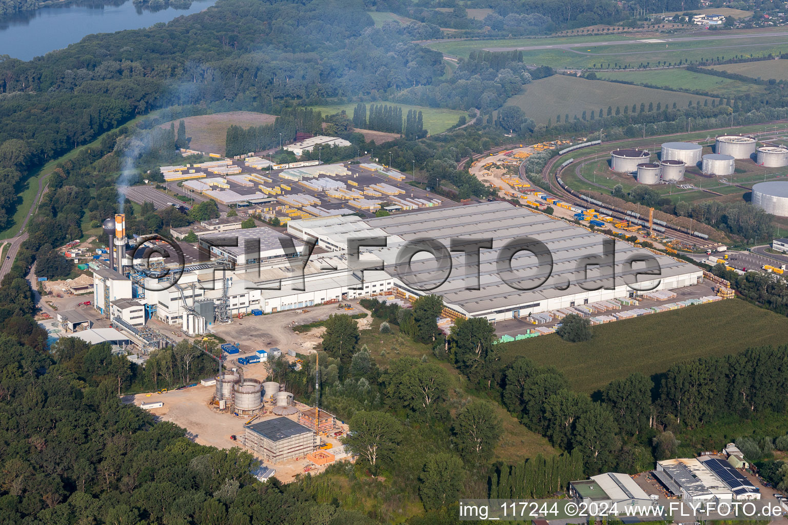 Vue aérienne de Sites de production du fabricant de matériaux isolants et de produits chimiques Saint-Gobain Isover G+H AG à Speyer dans le département Rhénanie-Palatinat, Allemagne