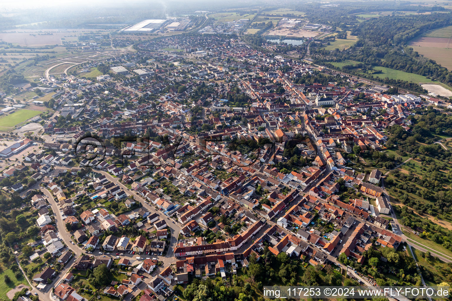 Vue aérienne de Philippsburg dans le département Bade-Wurtemberg, Allemagne