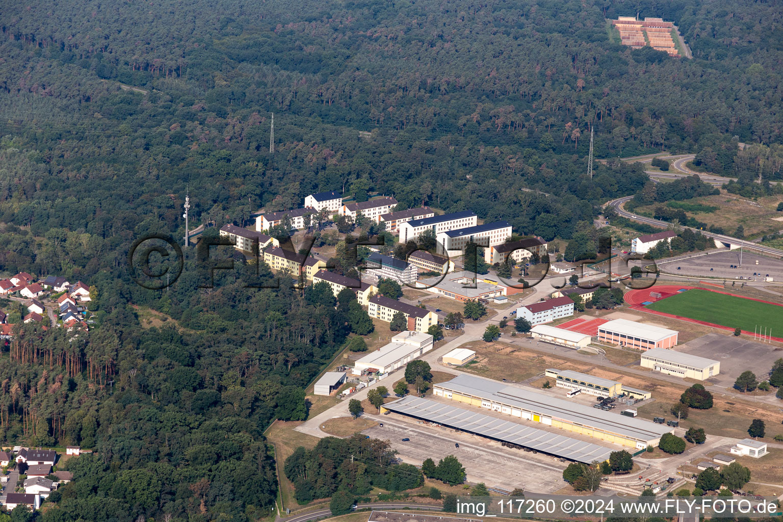 Vue aérienne de Caserne du Palatinat du Sud à Germersheim dans le département Rhénanie-Palatinat, Allemagne