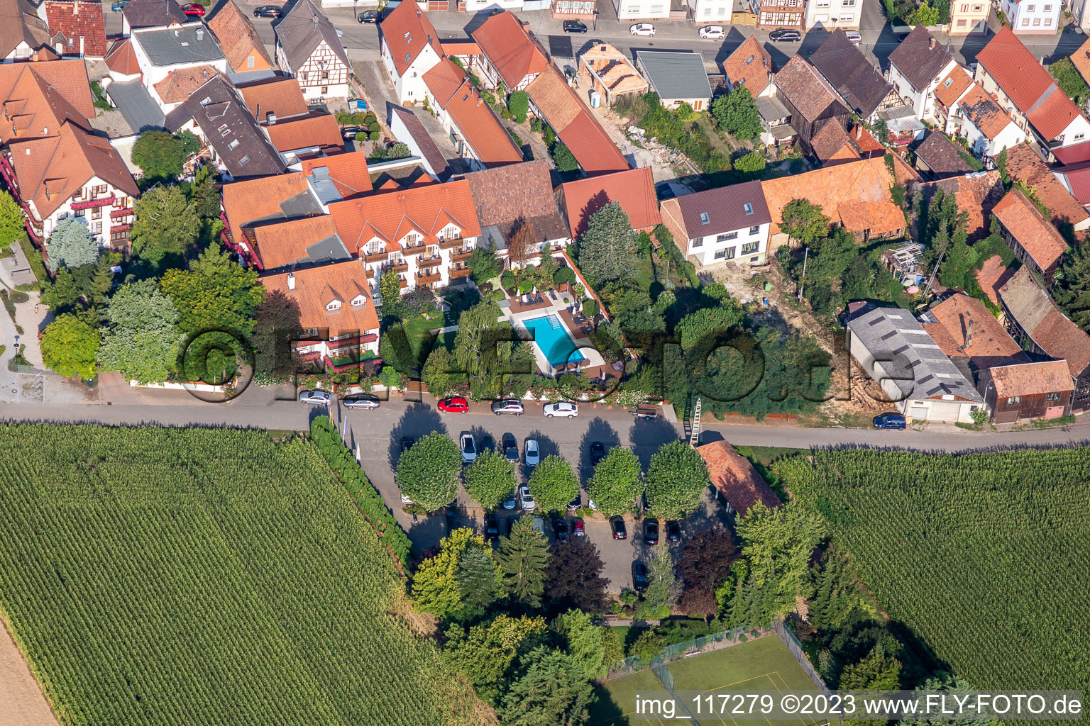 Photographie aérienne de Hôtel-Restaurant Krone à le quartier Hayna in Herxheim bei Landau dans le département Rhénanie-Palatinat, Allemagne