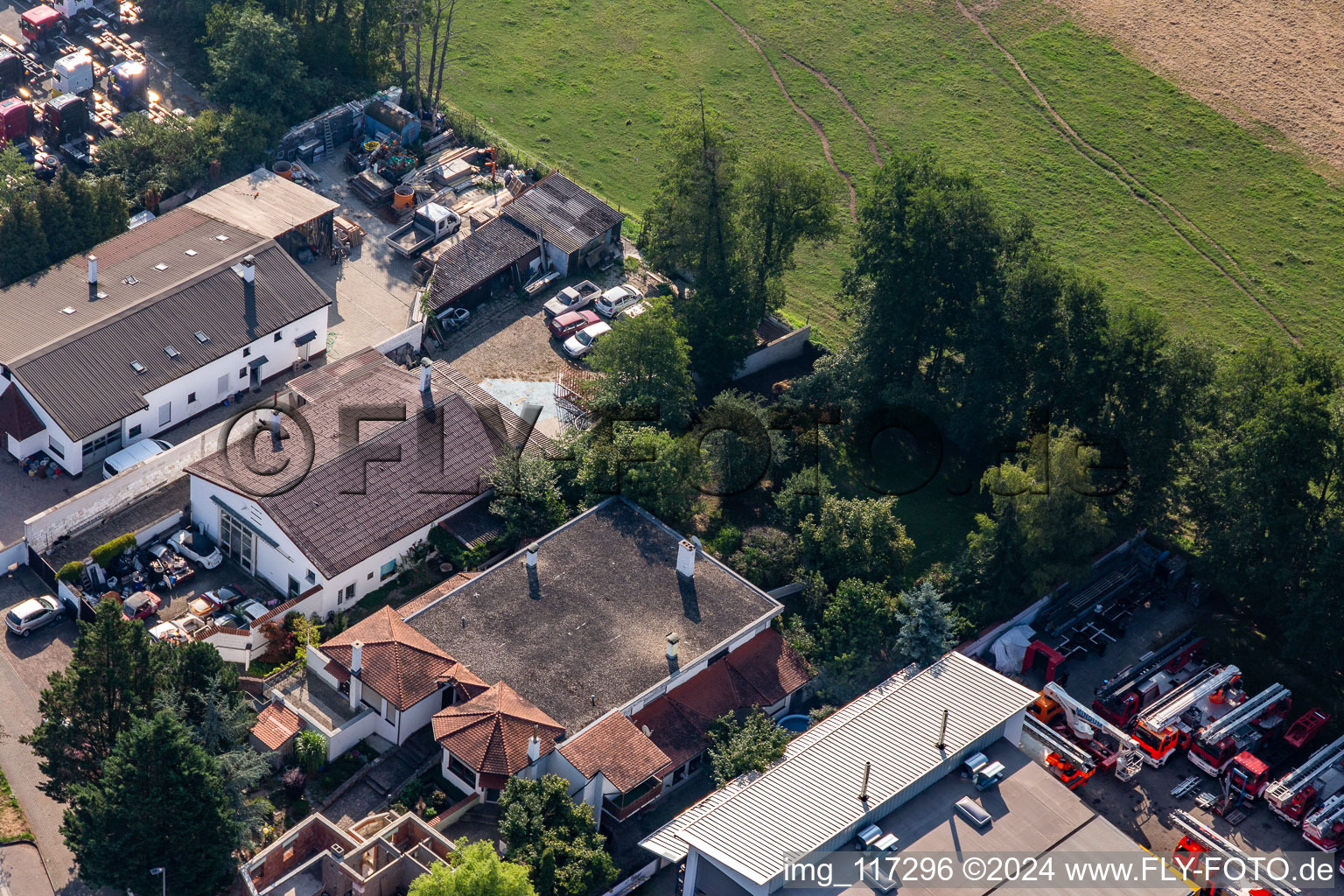 Zone industrielle de Horst à le quartier Minderslachen in Kandel dans le département Rhénanie-Palatinat, Allemagne vue du ciel