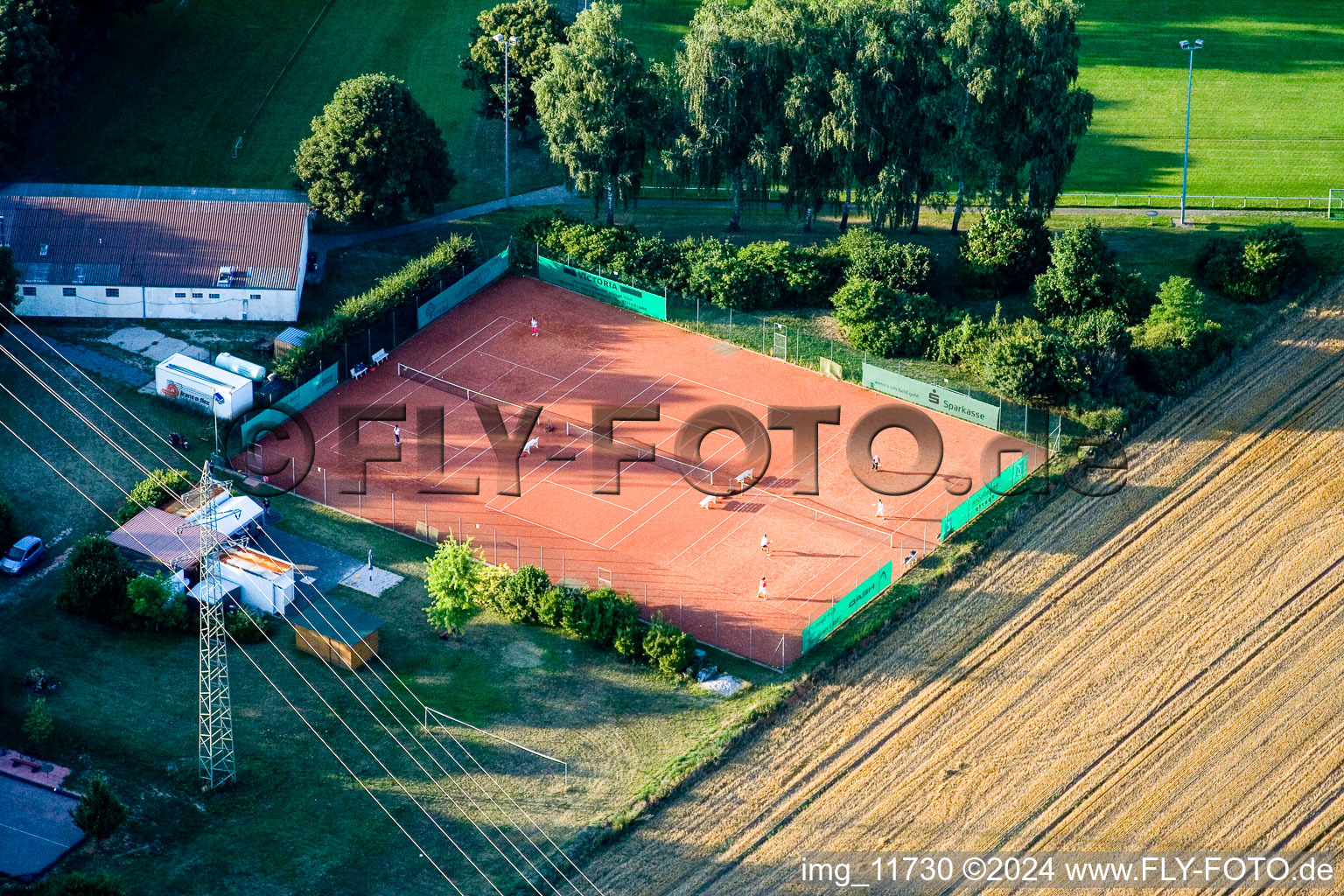 Vue aérienne de Club de tennis SV 1965 à Erlenbach bei Kandel dans le département Rhénanie-Palatinat, Allemagne