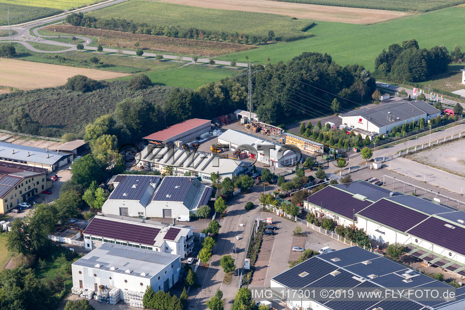 Vue aérienne de Toiture, échafaudages et plomberie à Mindum, dans la zone industrielle de Horst à le quartier Minderslachen in Kandel dans le département Rhénanie-Palatinat, Allemagne