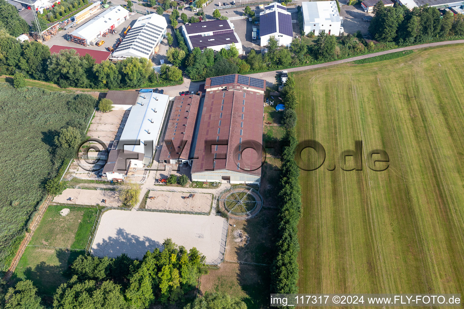 Vue aérienne de Boutique de la ferme de Kerth à le quartier Minderslachen in Kandel dans le département Rhénanie-Palatinat, Allemagne