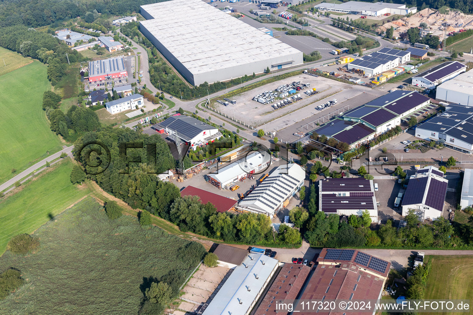 Photographie aérienne de Toiture, échafaudages et plomberie à Mindum, dans la zone industrielle de Horst à le quartier Minderslachen in Kandel dans le département Rhénanie-Palatinat, Allemagne