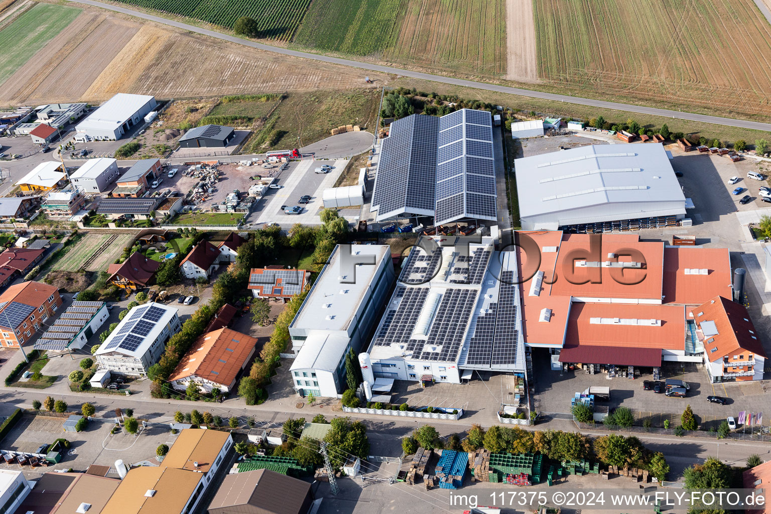 Zone commerciale Im Gereut, HGGS LaserCUT GmbH & Co. KG à Hatzenbühl dans le département Rhénanie-Palatinat, Allemagne du point de vue du drone