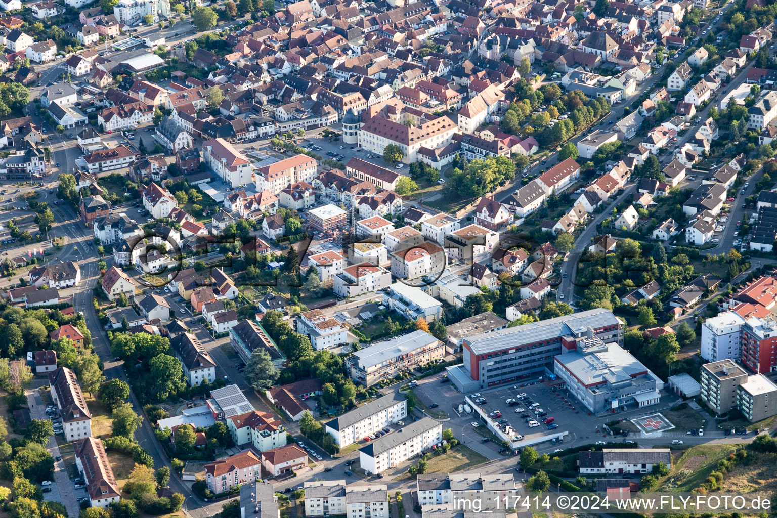 Vue aérienne de Hôpital à Bad Bergzabern dans le département Rhénanie-Palatinat, Allemagne