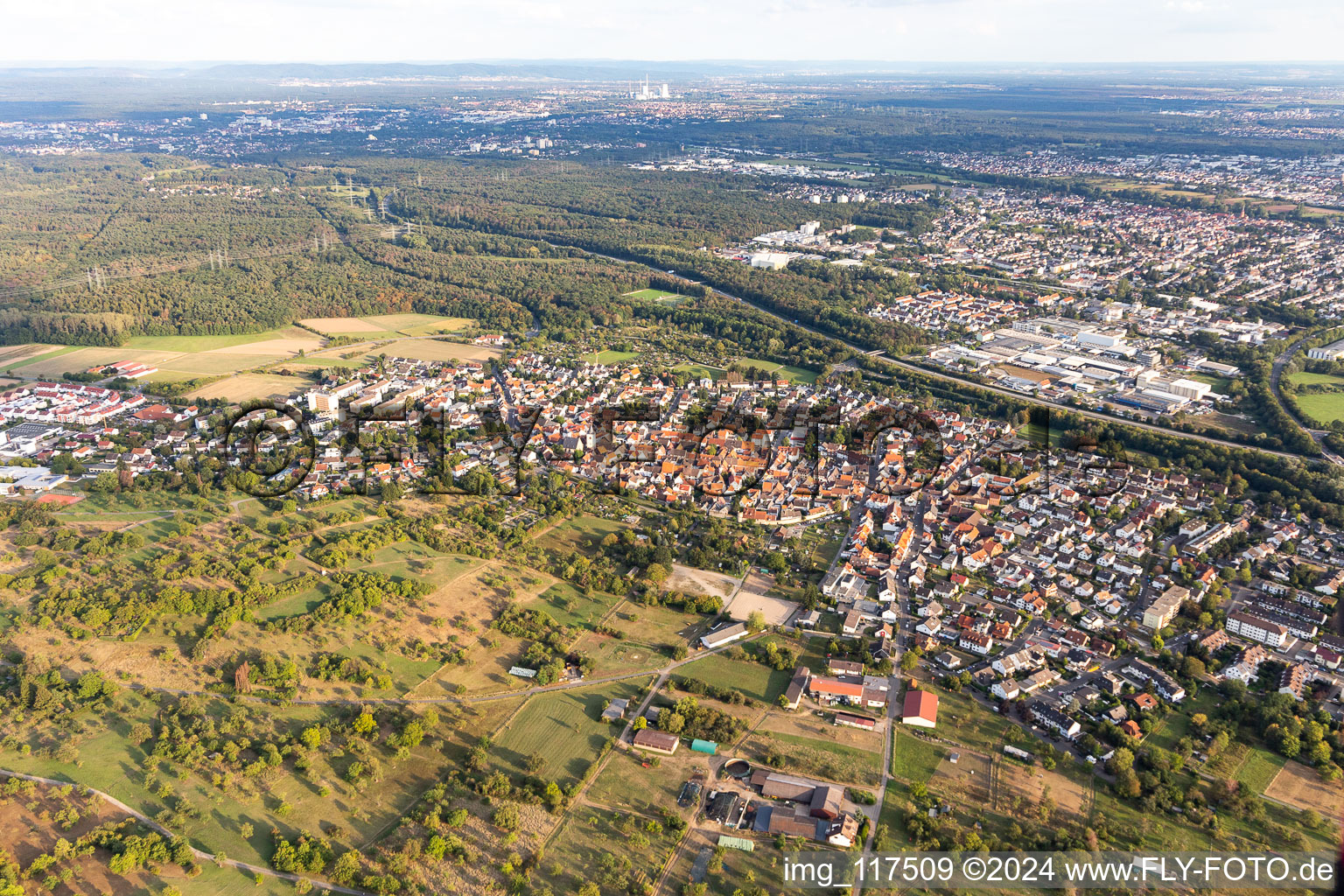 Vue aérienne de Quartier Hochstadt in Maintal dans le département Hesse, Allemagne