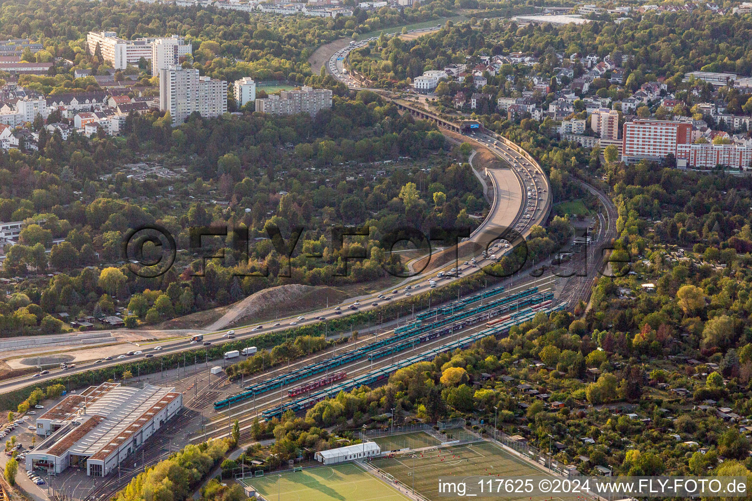 Vue aérienne de Site du dépôt VGF Est à le quartier Seckbach in Frankfurt am Main dans le département Hesse, Allemagne