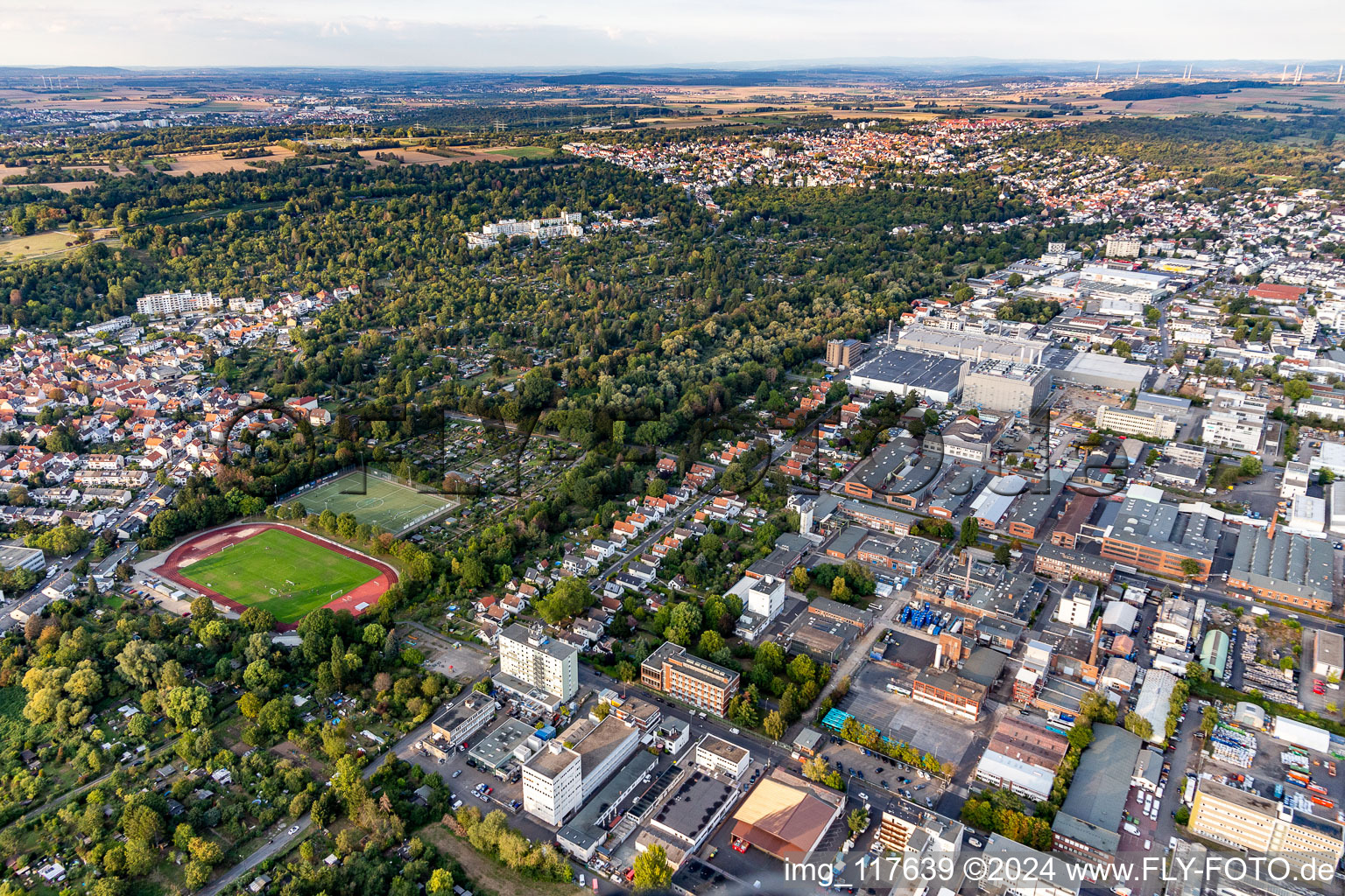 Vue aérienne de Quartier Seckbach in Frankfurt am Main dans le département Hesse, Allemagne