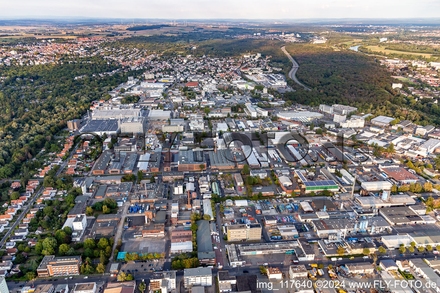 Vue aérienne de Zone industrielle et commerciale de Bergem-Enkheim à le quartier Seckbach in Frankfurt am Main dans le département Hesse, Allemagne