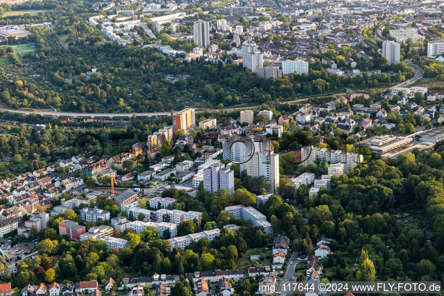 Vue aérienne de Quartier Seckbach in Frankfurt am Main dans le département Hesse, Allemagne