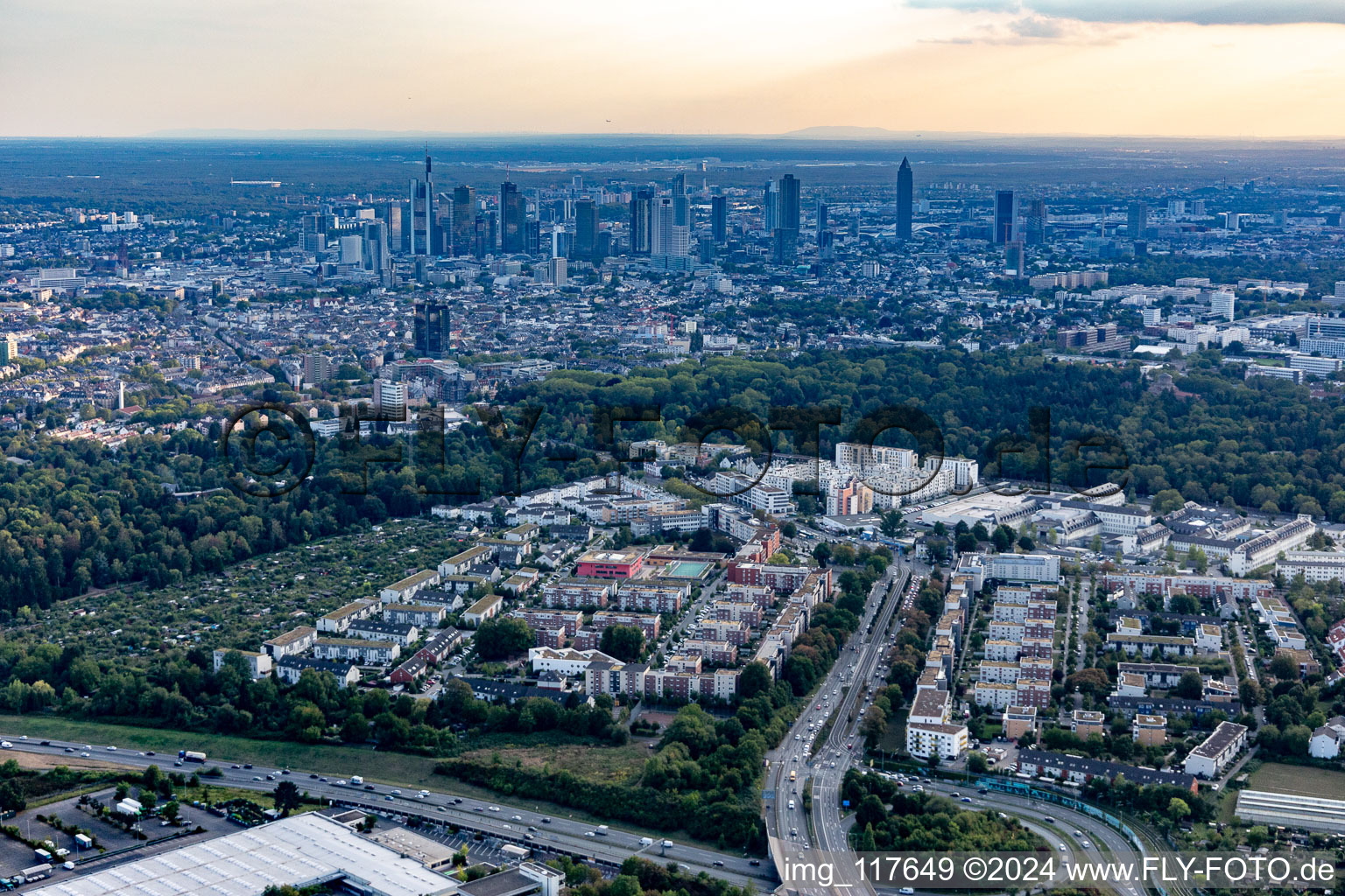 Vue aérienne de Périphéries et zones résidentielles périphériques du quartier de Bornheim à le quartier Preungesheim in Frankfurt am Main dans le département Hesse, Allemagne