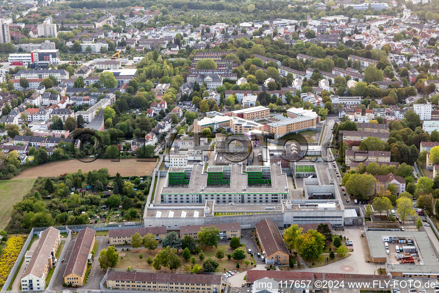 Vue aérienne de Établissement correctionnel de Francfort II à le quartier Preungesheim in Frankfurt am Main dans le département Hesse, Allemagne