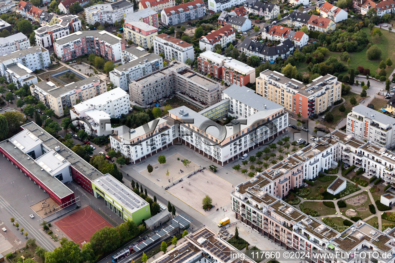 Vue aérienne de Platz ensemble Gravensteiner Platz au centre-ville à le quartier Preungesheim in Frankfurt am Main dans le département Hesse, Allemagne