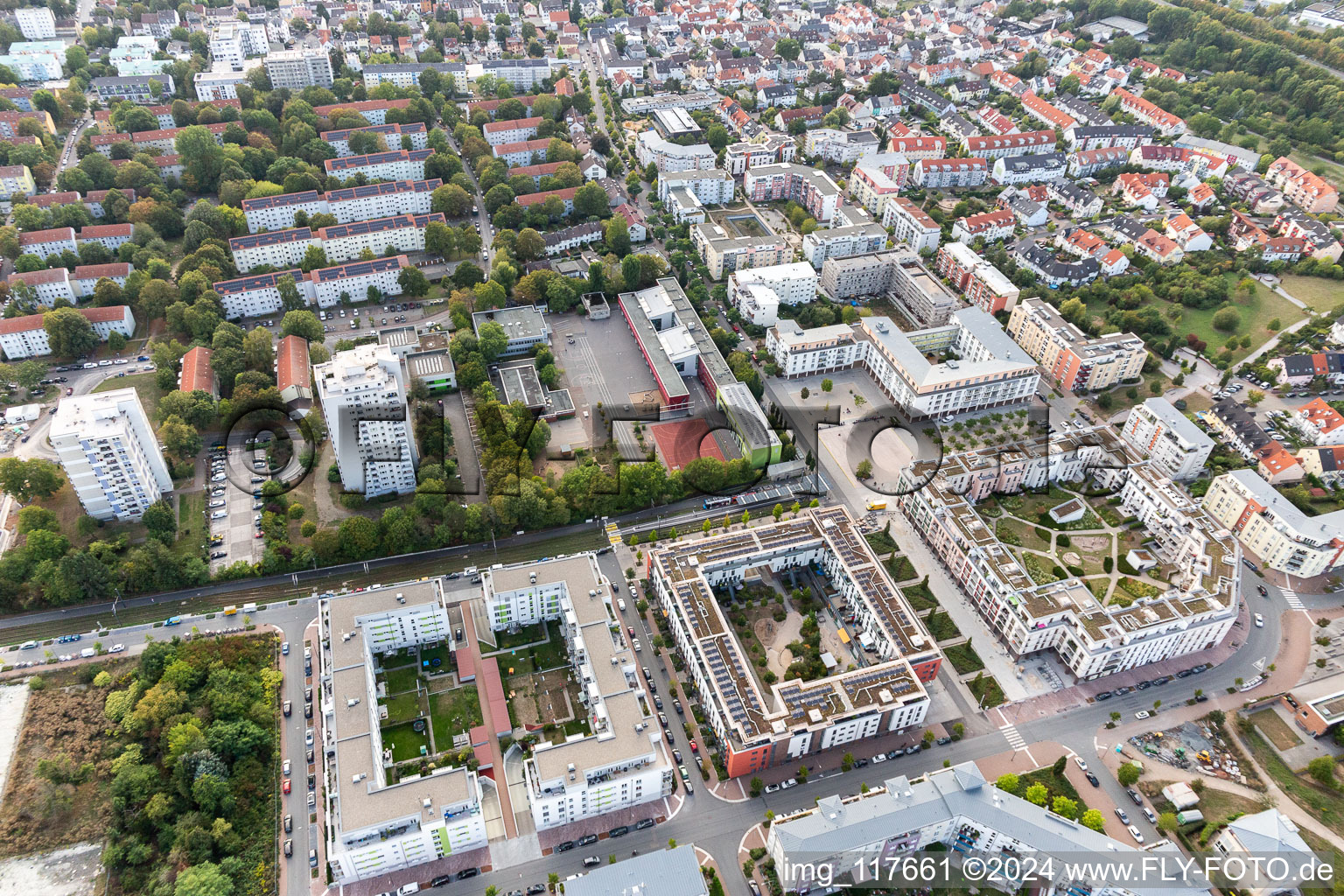 Vue aérienne de Place Gravesteiner à le quartier Preungesheim in Frankfurt am Main dans le département Hesse, Allemagne