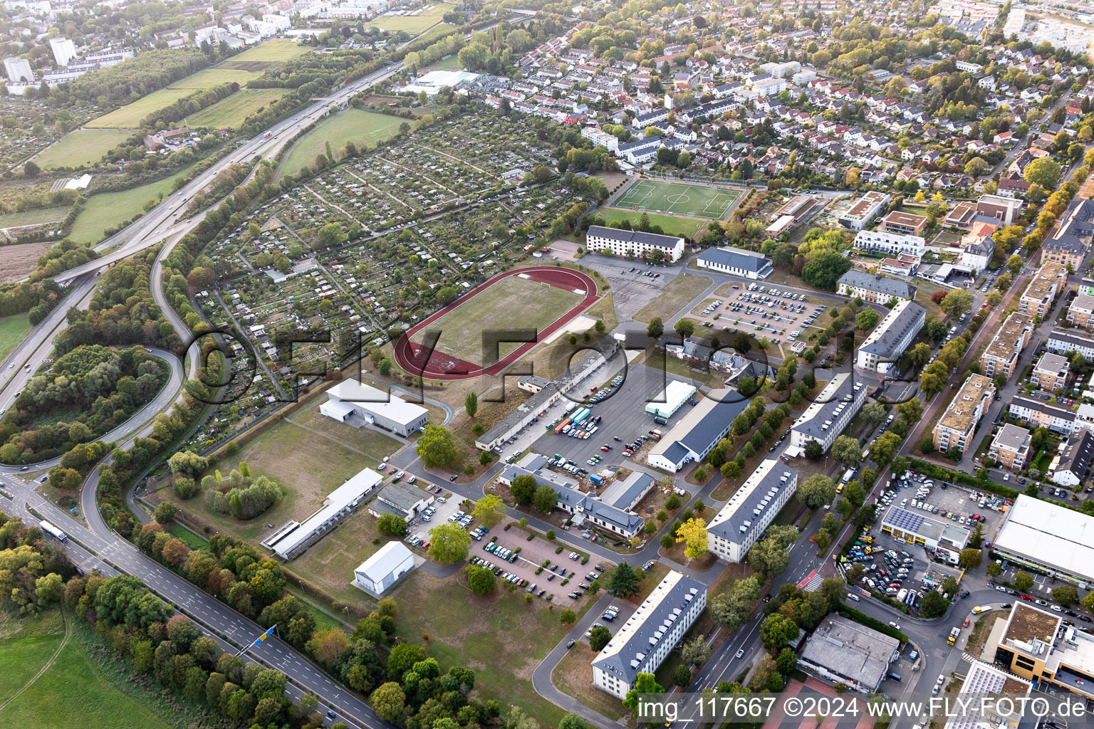 Vue aérienne de TSG 1957 Francfort Berg à le quartier Preungesheim in Frankfurt am Main dans le département Hesse, Allemagne