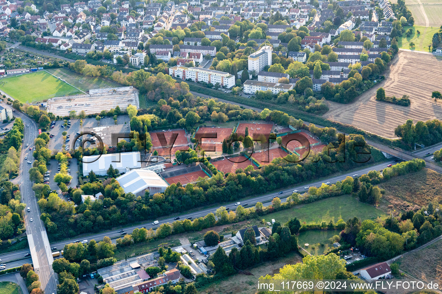 Vue aérienne de Club de tennis à le quartier Eschersheim in Frankfurt am Main dans le département Hesse, Allemagne