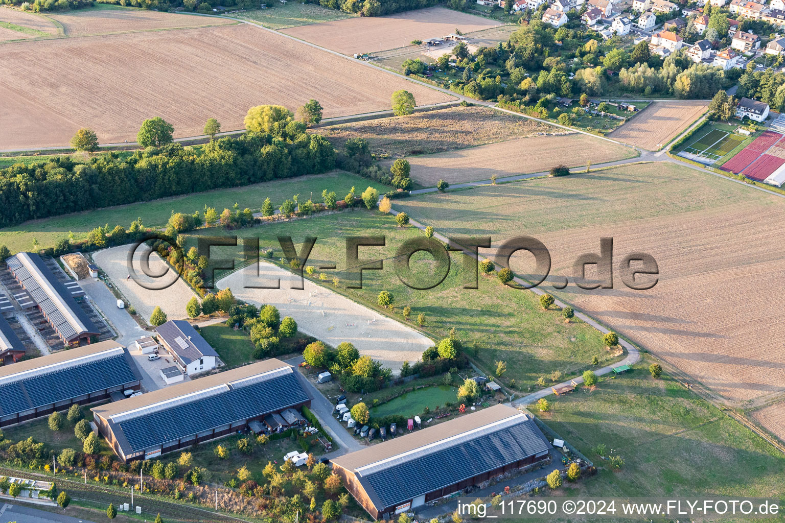 Vue aérienne de Centre équestre de Kautenhof à le quartier Kalbach-Riedberg in Frankfurt am Main dans le département Hesse, Allemagne