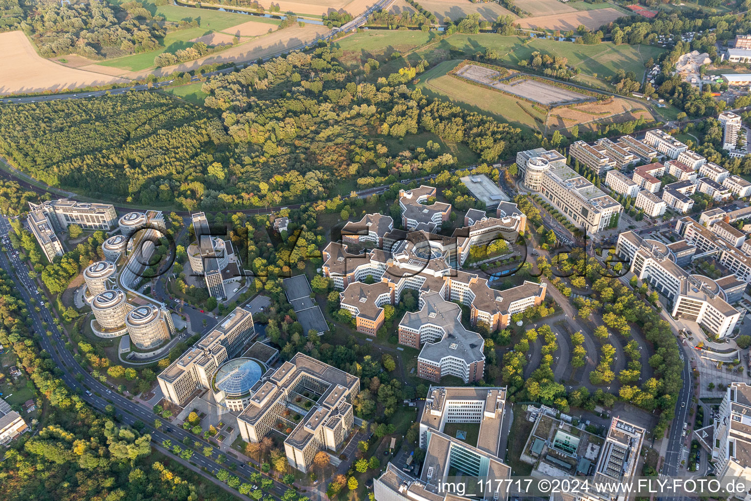 Photographie aérienne de Quartier Niederursel in Frankfurt am Main dans le département Hesse, Allemagne