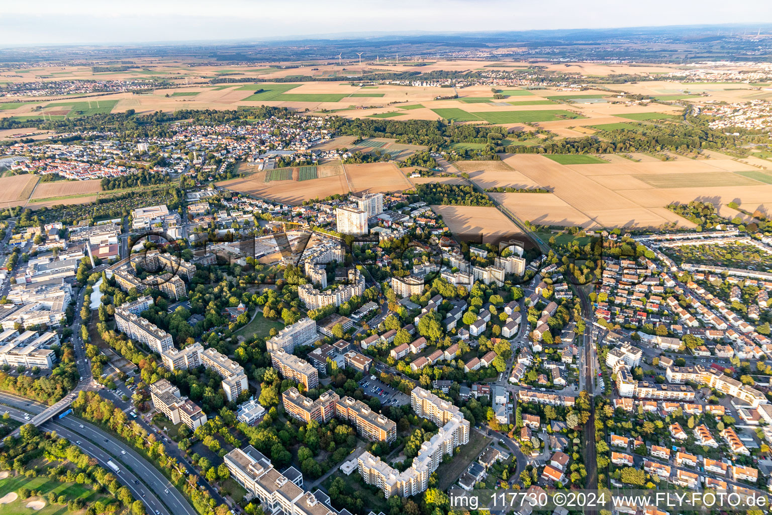 Vue aérienne de Quartier Bonames in Frankfurt am Main dans le département Hesse, Allemagne