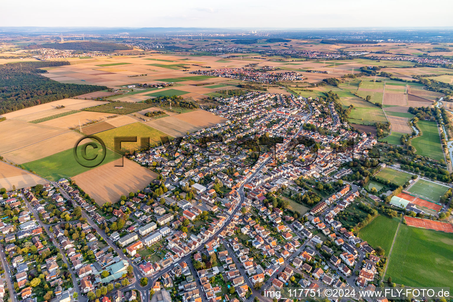 Vue aérienne de Karben dans le département Hesse, Allemagne