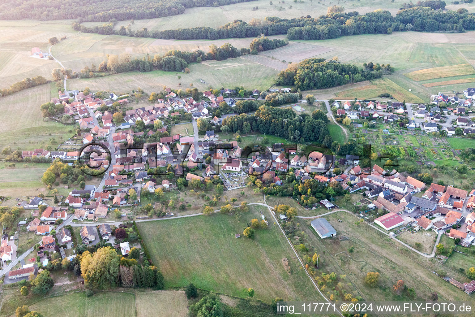 Gundershoffen dans le département Bas Rhin, France vu d'un drone