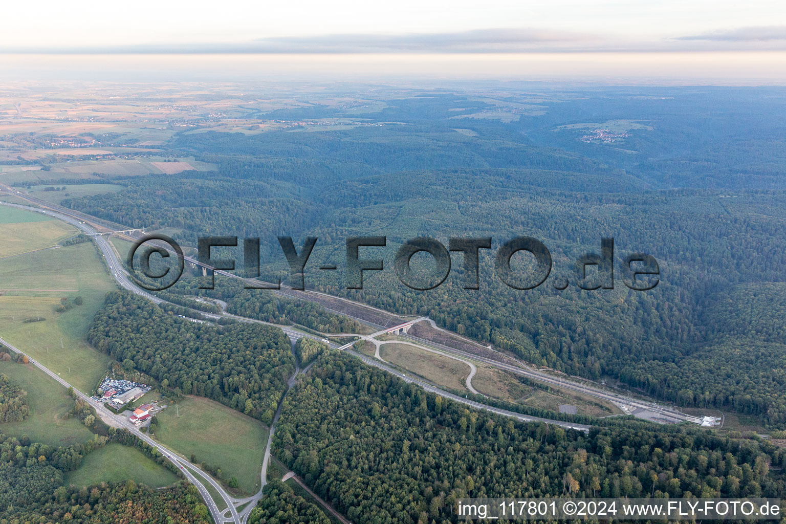 Vue aérienne de A4 Aire de Quatre Vents à Eckartswiller dans le département Bas Rhin, France