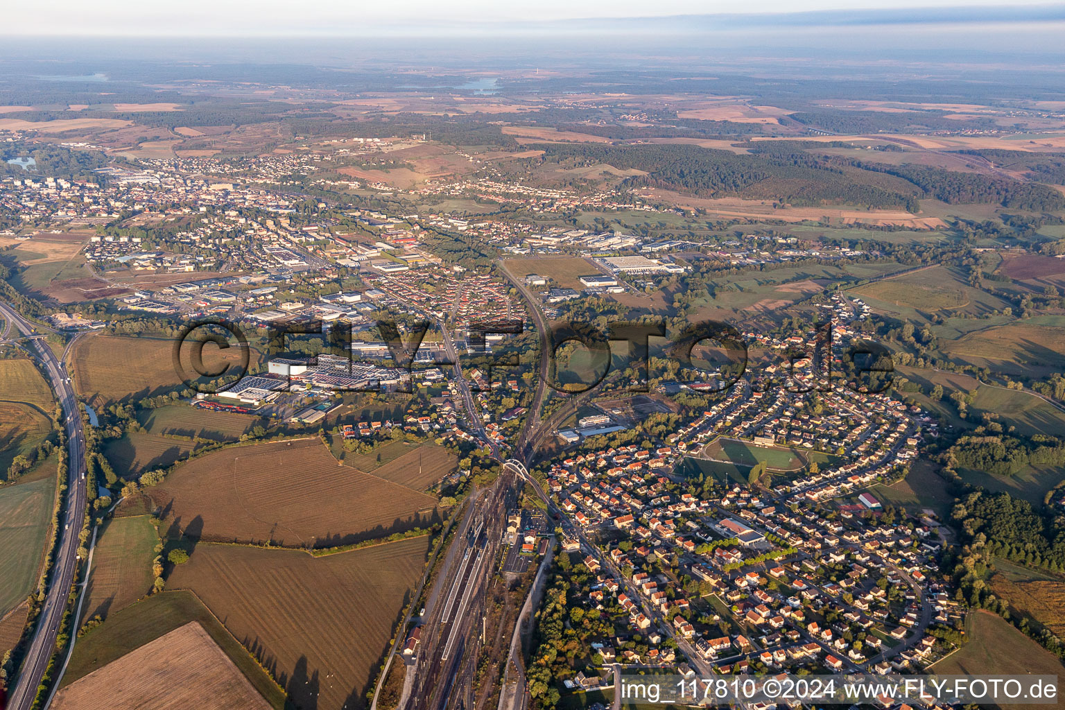 Vue aérienne de Réding à Réding dans le département Moselle, France