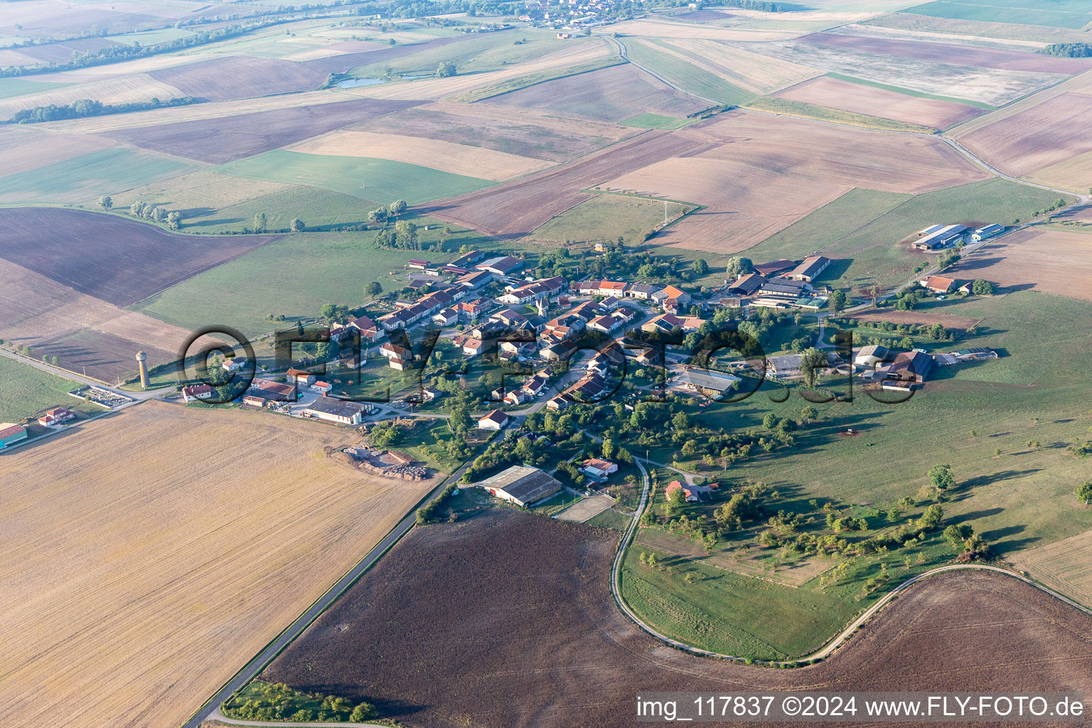 Vue aérienne de Coincourt dans le département Meurthe et Moselle, France