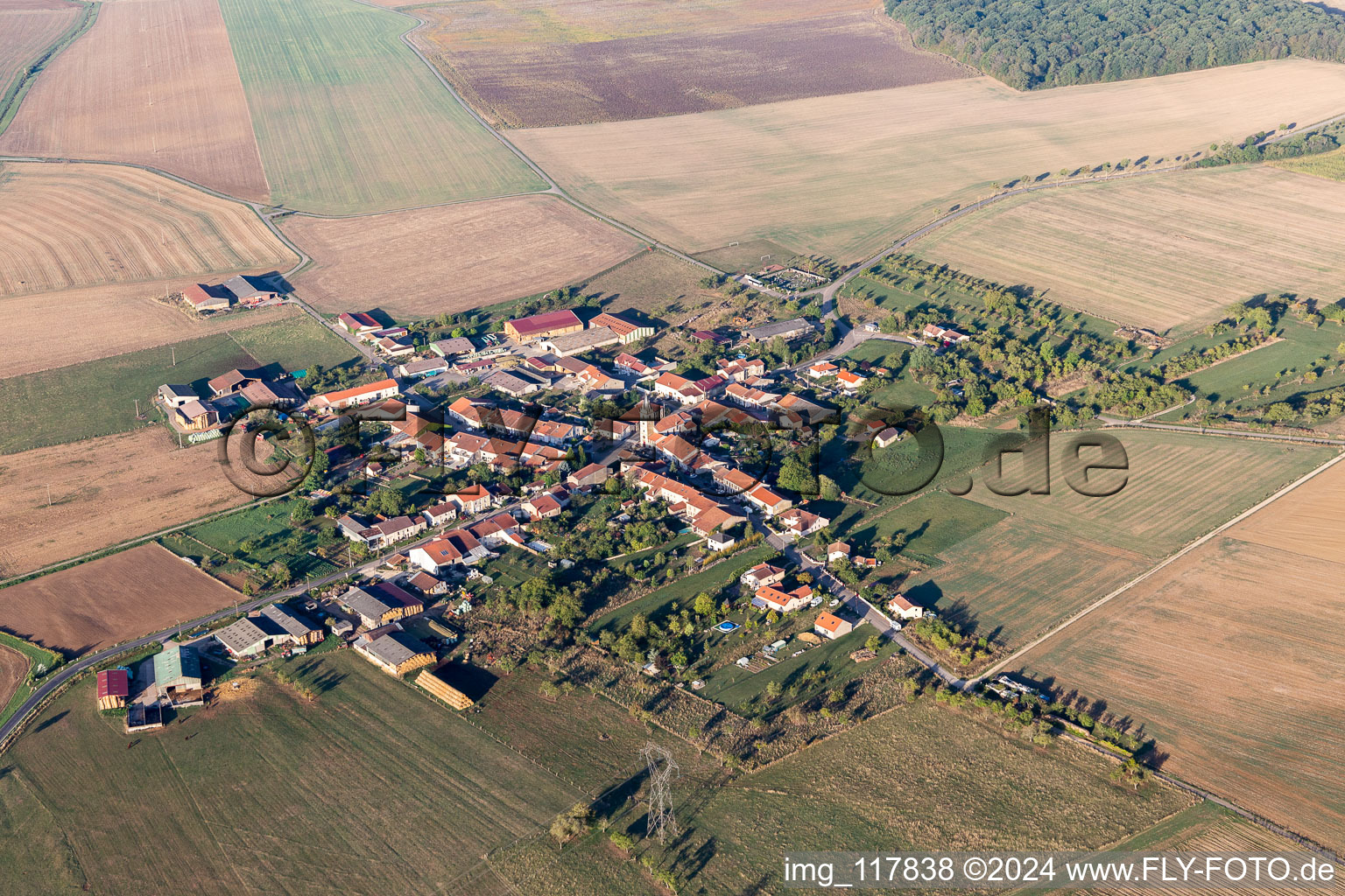 Vue aérienne de Hoéville dans le département Meurthe et Moselle, France