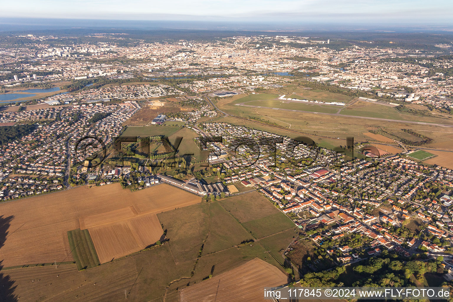 Vue aérienne de Saulxures-lès-Nancy dans le département Meurthe et Moselle, France