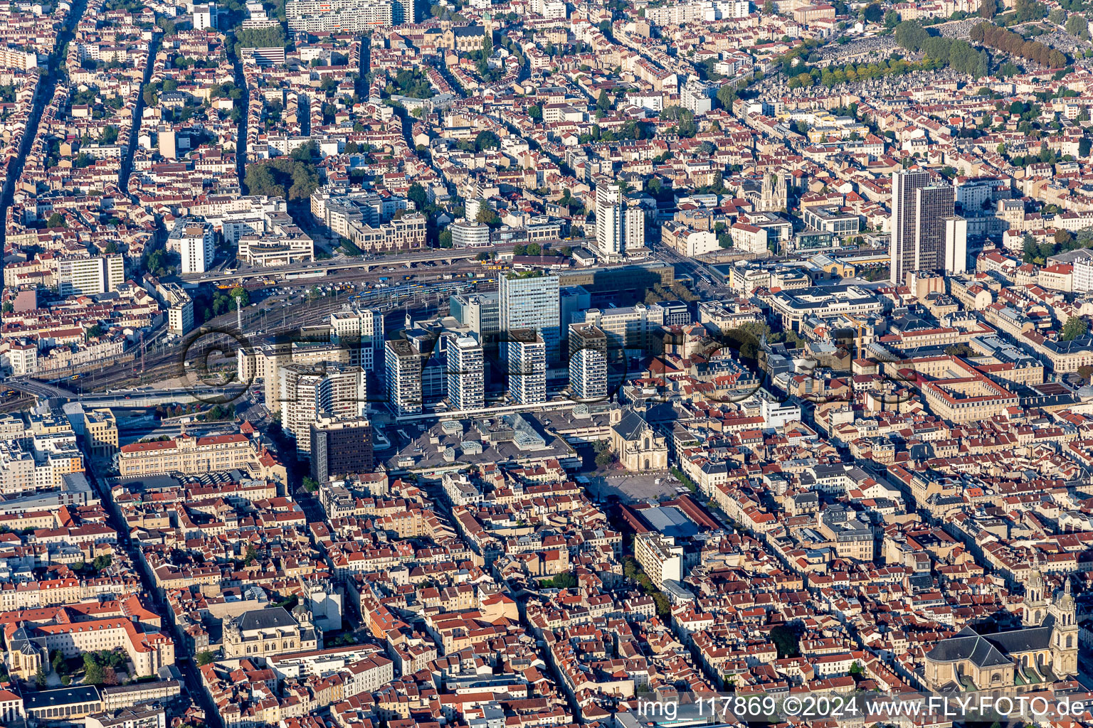 Vue aérienne de Centre Commercial Saint-Sébastien à Nancy dans le département Meurthe et Moselle, France